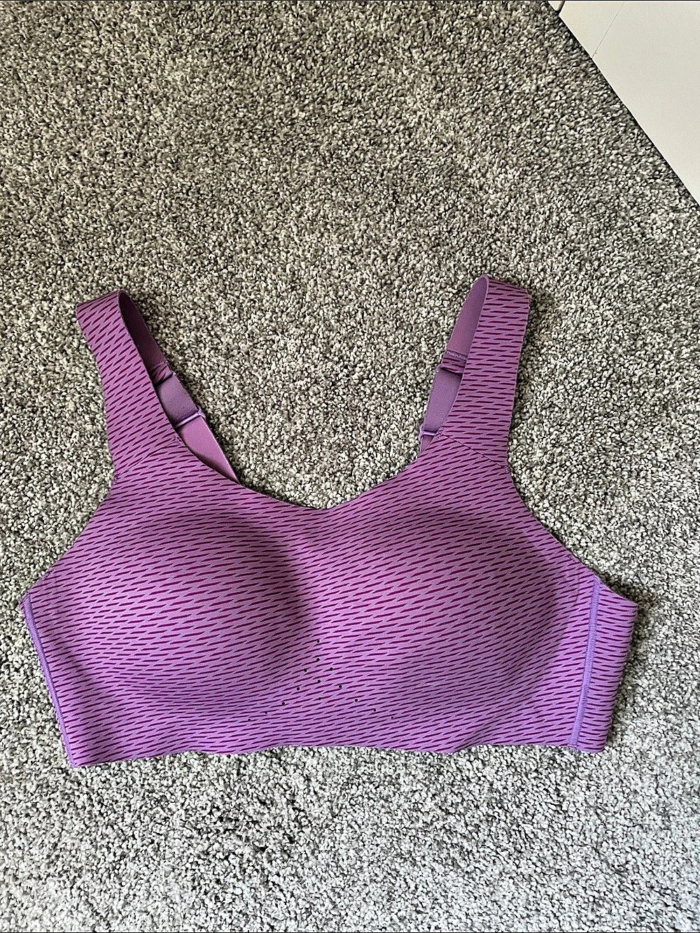 Brooks Dare Scoopback Sports Bra in Pink & Purple Size 34A/B wireless padded